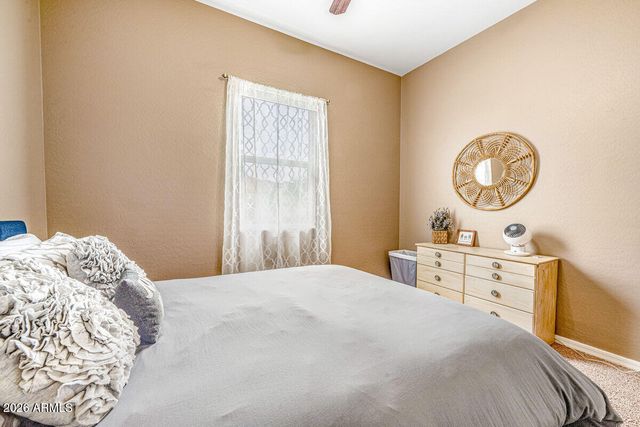 417 E SUMMERSIDE Road, Phoenix, AZ 85042