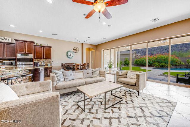 417 E SUMMERSIDE Road, Phoenix, AZ 85042