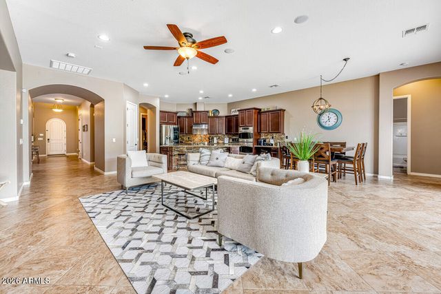 417 E SUMMERSIDE Road, Phoenix, AZ 85042