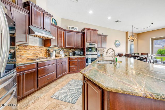 417 E SUMMERSIDE Road, Phoenix, AZ 85042