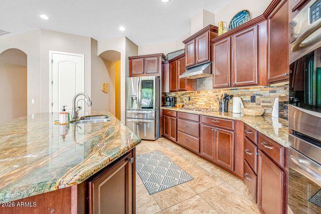 417 E SUMMERSIDE Road, Phoenix, AZ 85042