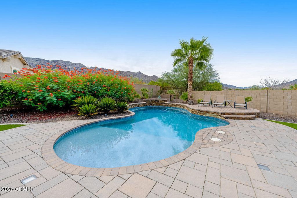 417 E SUMMERSIDE Road, Phoenix, AZ 85042