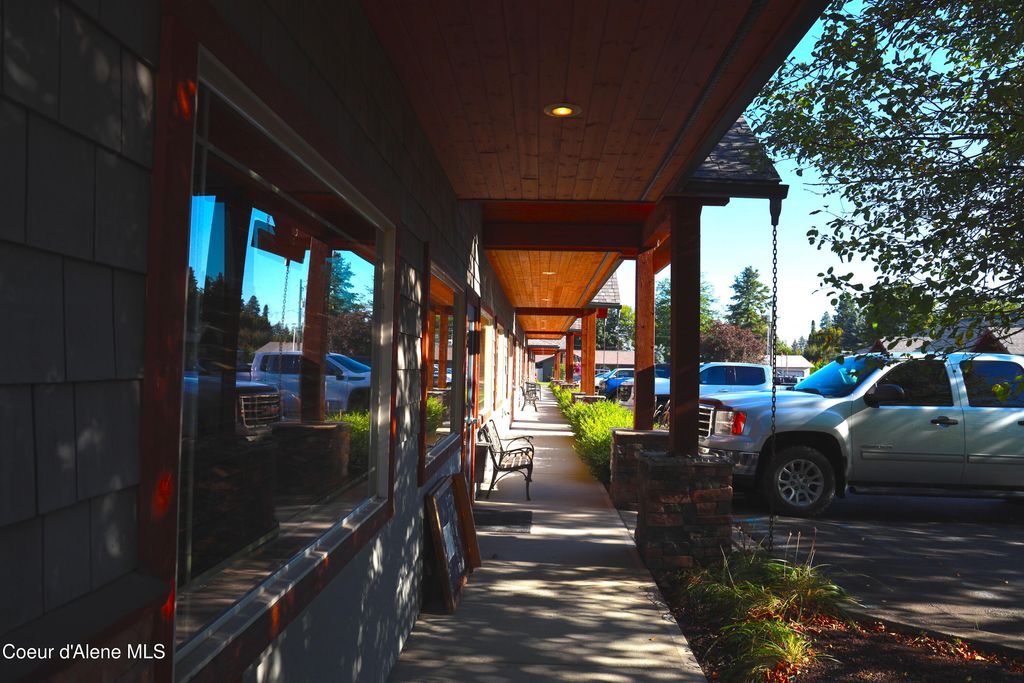 1215 Michigan St, Sandpoint, ID 83864 photo 2