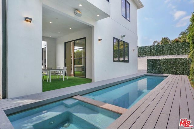 346 N KINGS Road, Los Angeles, CA 90048