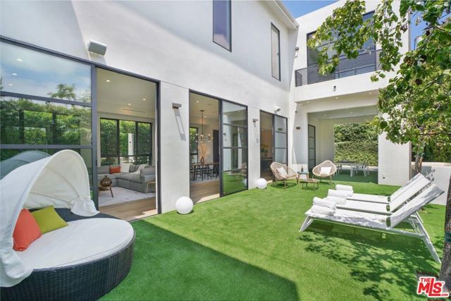 346 N KINGS Road, Los Angeles, CA 90048