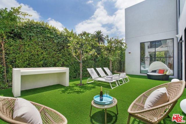 346 N KINGS Road, Los Angeles, CA 90048