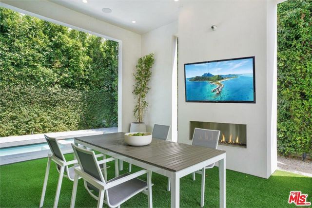 346 N KINGS Road, Los Angeles, CA 90048