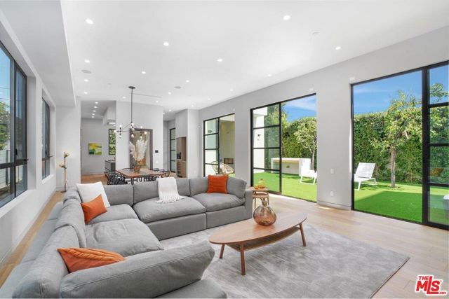 346 N KINGS Road, Los Angeles, CA 90048