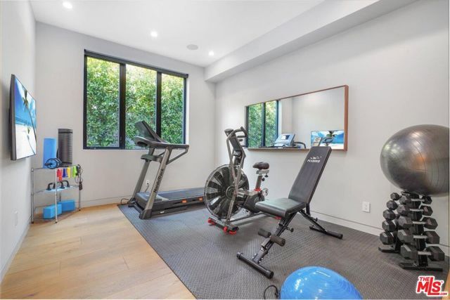 346 N KINGS Road, Los Angeles, CA 90048