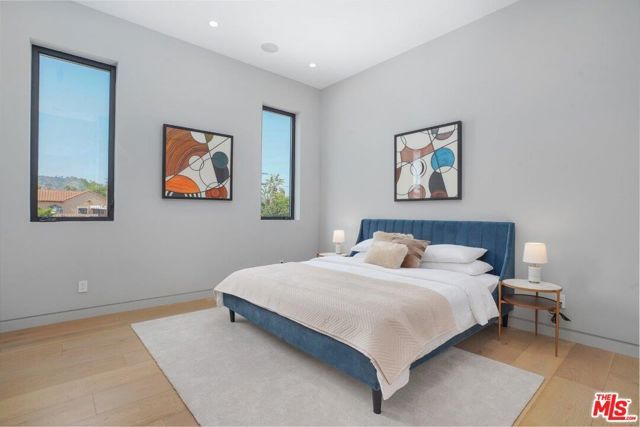 346 N KINGS Road, Los Angeles, CA 90048