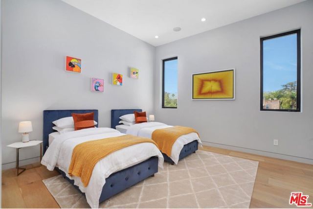 346 N KINGS Road, Los Angeles, CA 90048