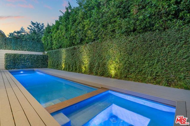 346 N KINGS Road, Los Angeles, CA 90048