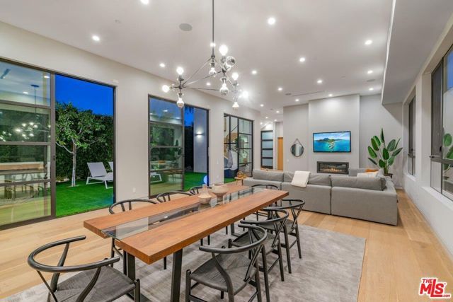 346 N KINGS Road, Los Angeles, CA 90048