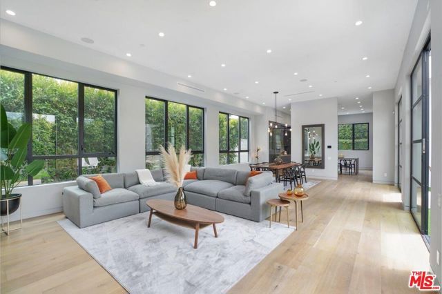 346 N KINGS Road, Los Angeles, CA 90048