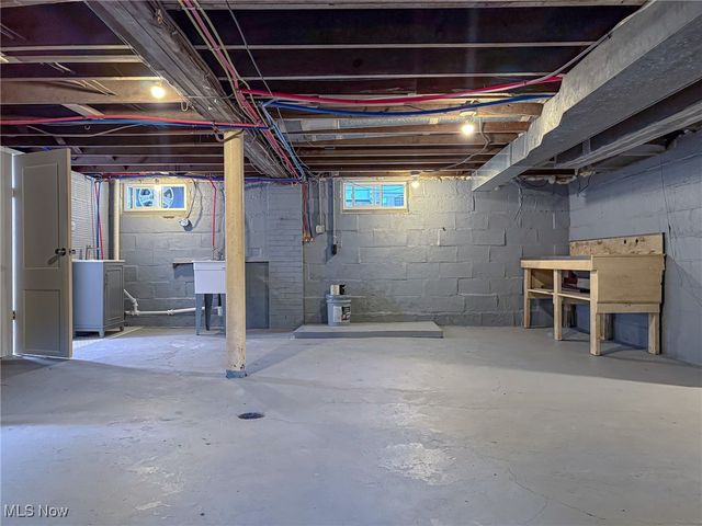 270 Hollywood Boulevard, Steubenville, OH 43952