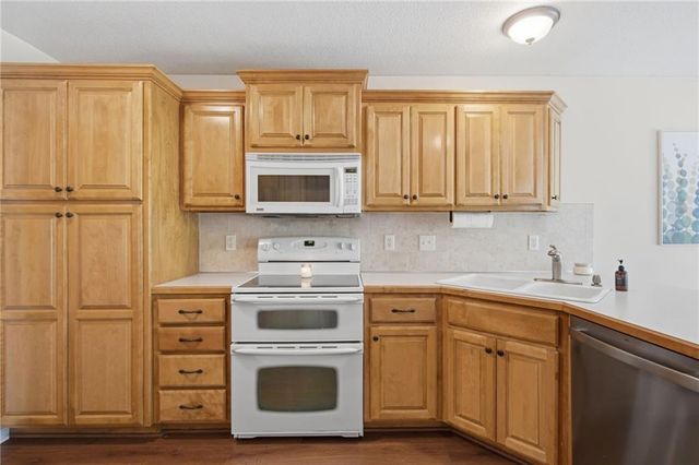 9428 N Ditzler Avenue, Kansas City, MO 64157