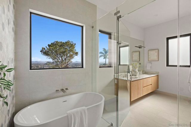 2448 Sagebrush Ct, La Jolla, CA 92037