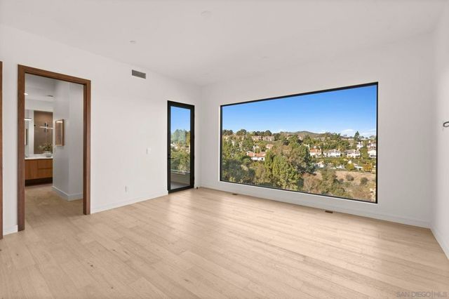 2448 Sagebrush Ct, La Jolla, CA 92037