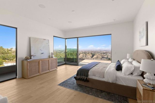 2448 Sagebrush Ct, La Jolla, CA 92037