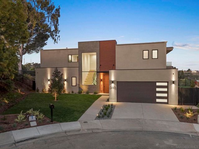 2448 Sagebrush Ct, La Jolla, CA 92037