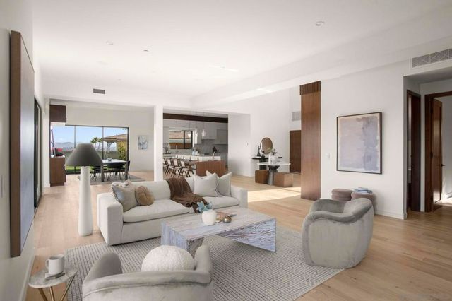 2448 Sagebrush Ct, La Jolla, CA 92037