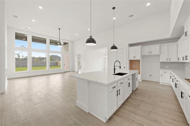 15668 Broadway Bend Drive, Conroe, TX 77302