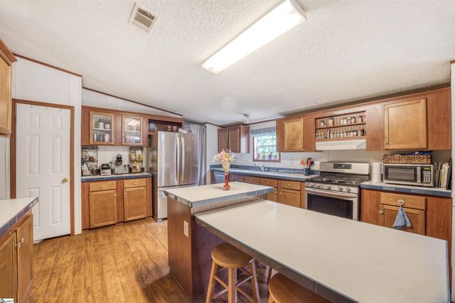 189 Farmers Hill Road, Liberty, SC 29657