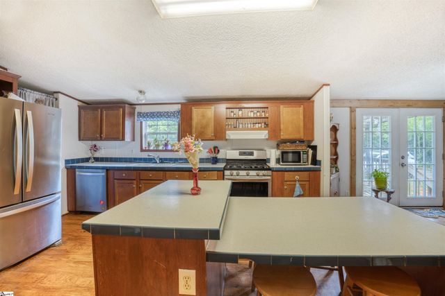 189 Farmers Hill Road, Liberty, SC 29657