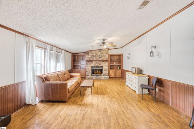 189 Farmers Hill Road, Liberty, SC 29657