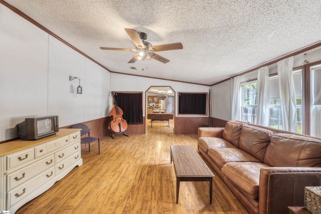 189 Farmers Hill Road, Liberty, SC 29657