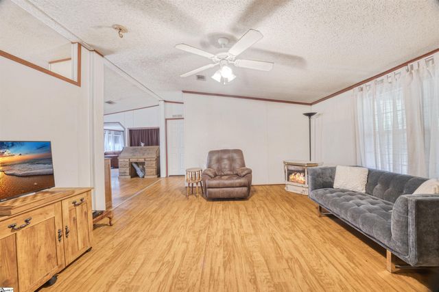 189 Farmers Hill Road, Liberty, SC 29657