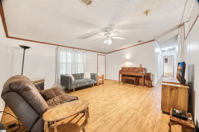 189 Farmers Hill Road, Liberty, SC 29657