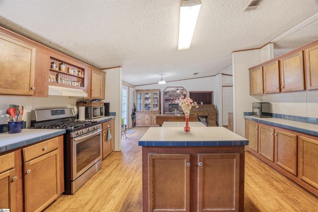 189 Farmers Hill Road, Liberty, SC 29657