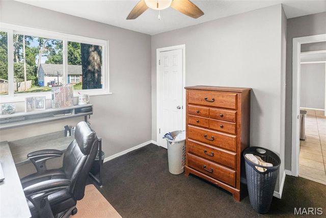 1092 Etherton Drive, St Louis, MO 63126