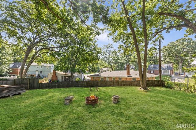 1092 Etherton Drive, St Louis, MO 63126