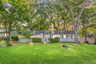 1092 Etherton Drive, St Louis, MO 63126
