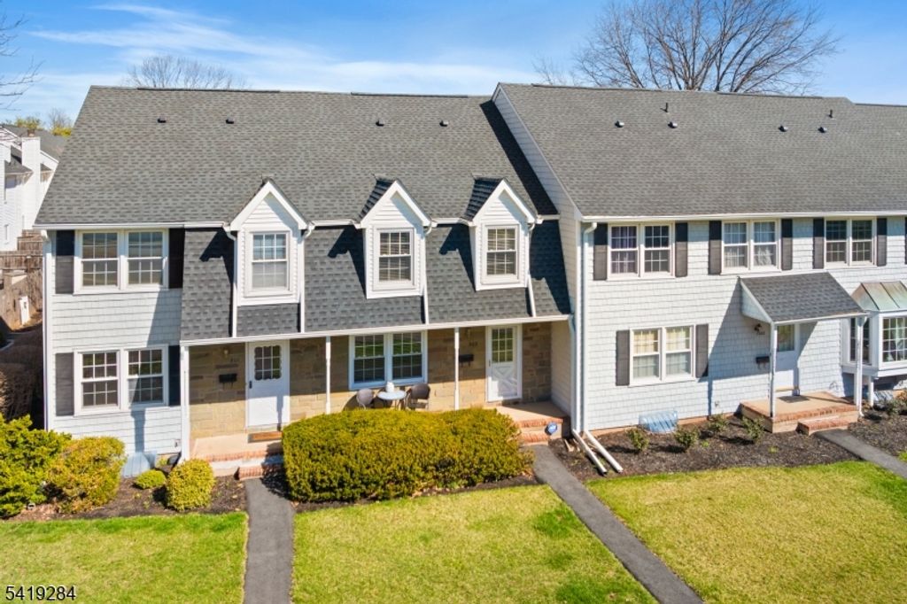 302 Columbia Common, Hillsborough Twp., NJ 08844