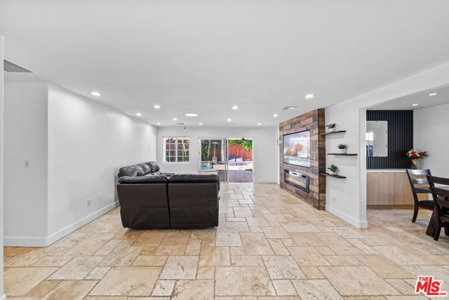 6159 Debs Avenue, Woodland Hills (los Angeles), CA 91367