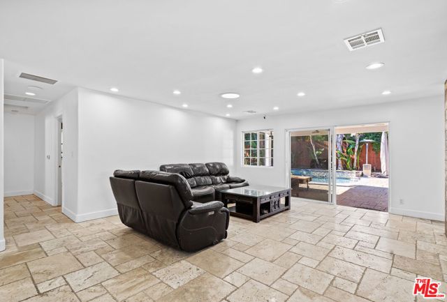 6159 Debs Avenue, Woodland Hills (los Angeles), CA 91367