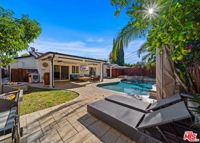 6159 Debs Avenue, Woodland Hills (los Angeles), CA 91367