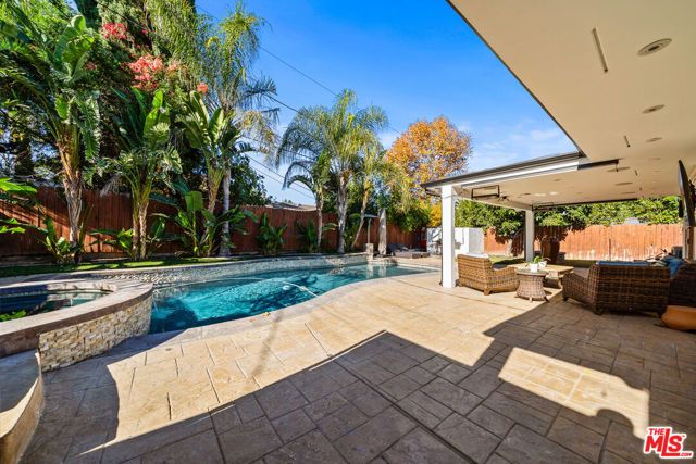 6159 Debs Avenue, Woodland Hills (los Angeles), CA 91367