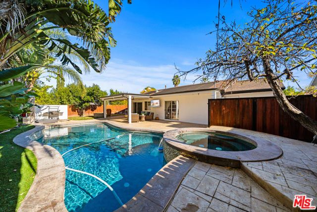 6159 Debs Avenue, Woodland Hills (los Angeles), CA 91367