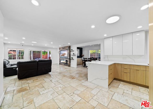 6159 Debs Avenue, Woodland Hills (los Angeles), CA 91367