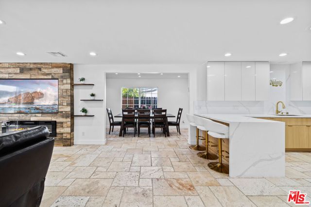 6159 Debs Avenue, Woodland Hills (los Angeles), CA 91367