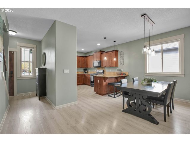 1068 Se KINGFISHER Ln, Gresham, OR 97080