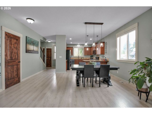 1068 Se KINGFISHER Ln, Gresham, OR 97080