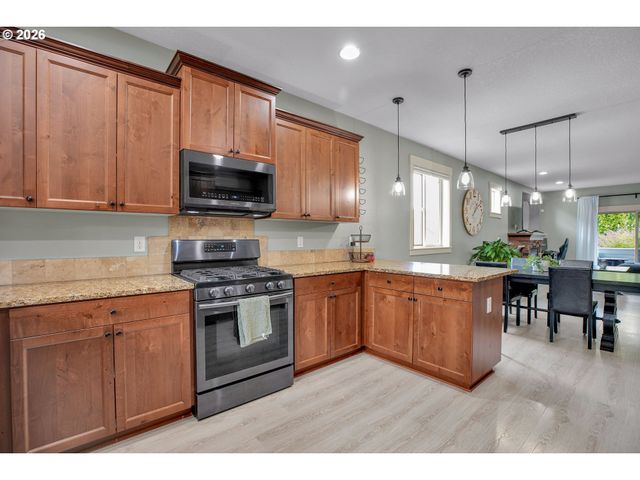 1068 Se KINGFISHER Ln, Gresham, OR 97080