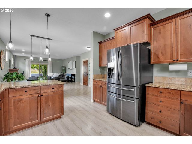 1068 Se KINGFISHER Ln, Gresham, OR 97080