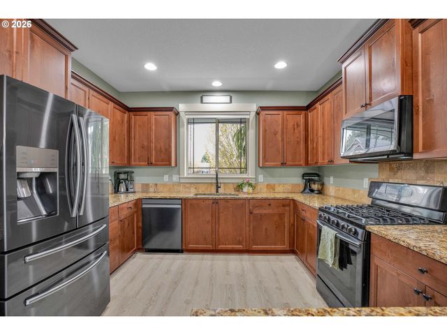 1068 Se KINGFISHER Ln, Gresham, OR 97080