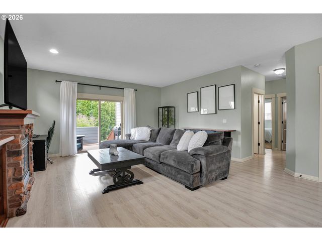 1068 Se KINGFISHER Ln, Gresham, OR 97080